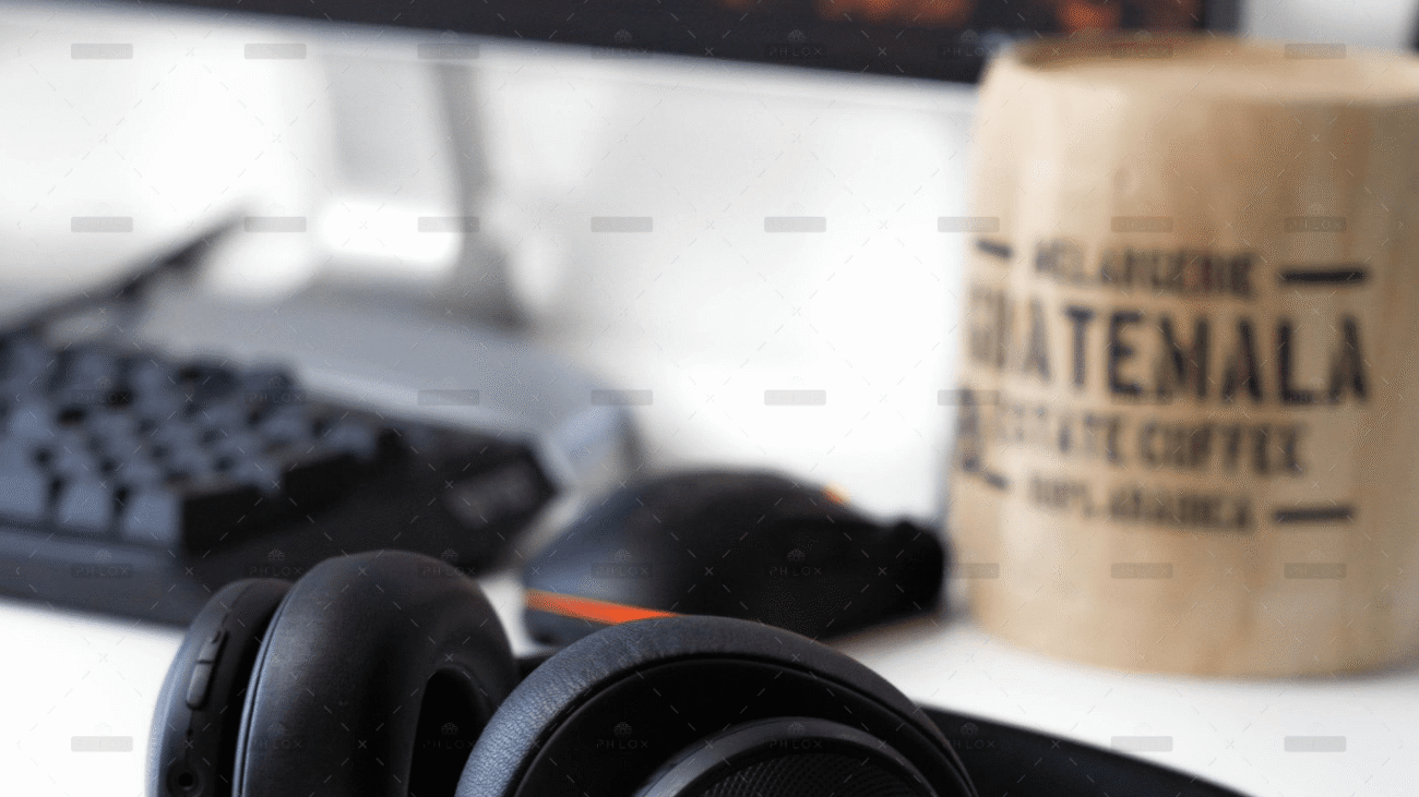 demo attachment 609 niclas illg z13hwoxio unsplash