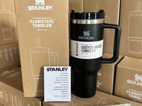 Stanley Quencher Stainless Steel Tumbler Black with Handle and Straw